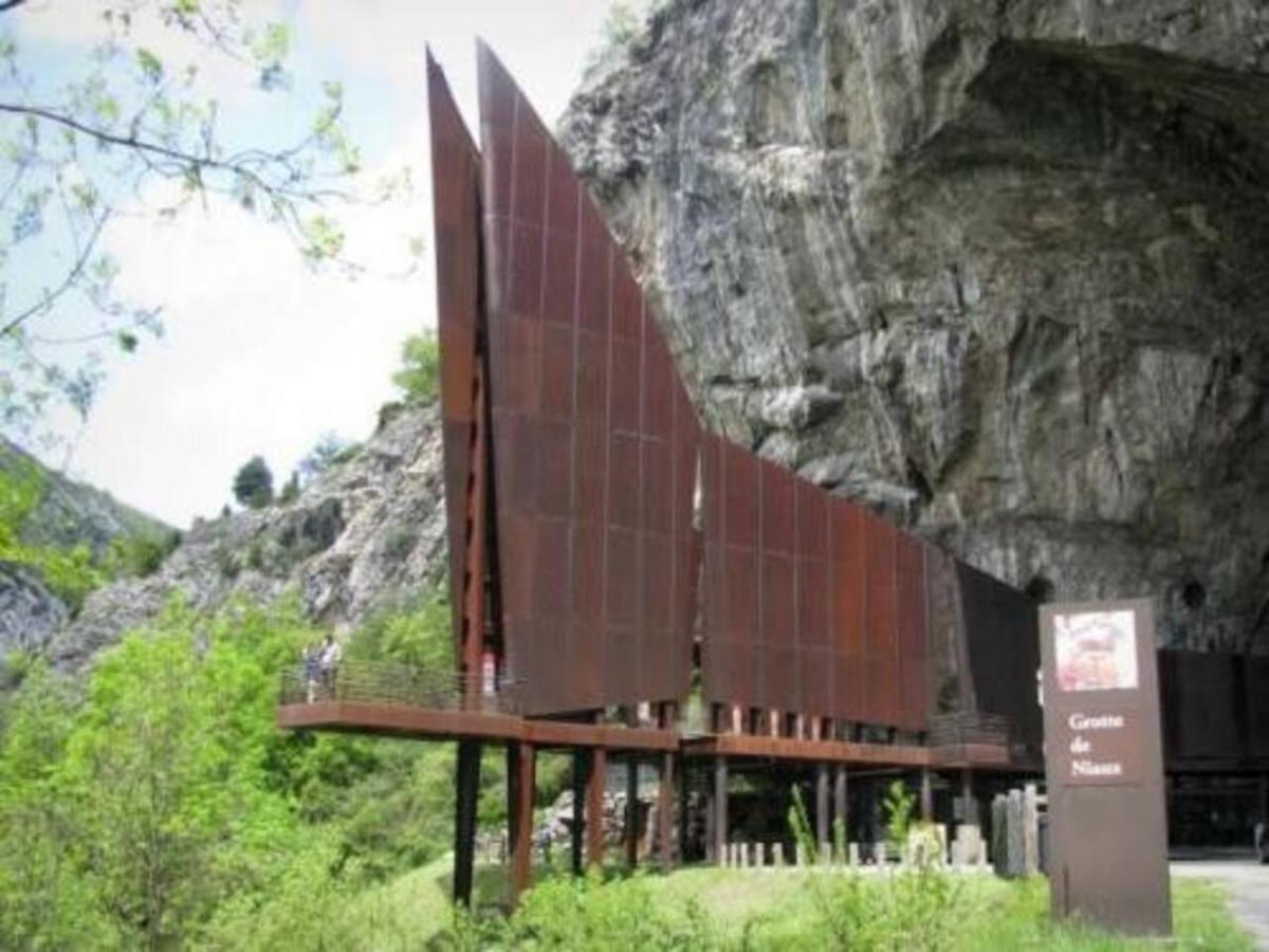 Le Petit Nid Rouge Apartment Ustou Exterior foto